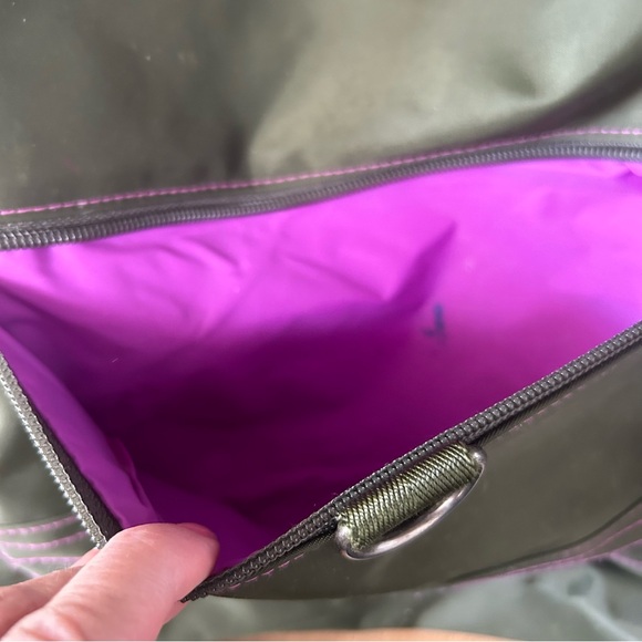 Athleta large travel duffle carry-on bag handles shoulder strap suitcase attach - Picture 16 of 16